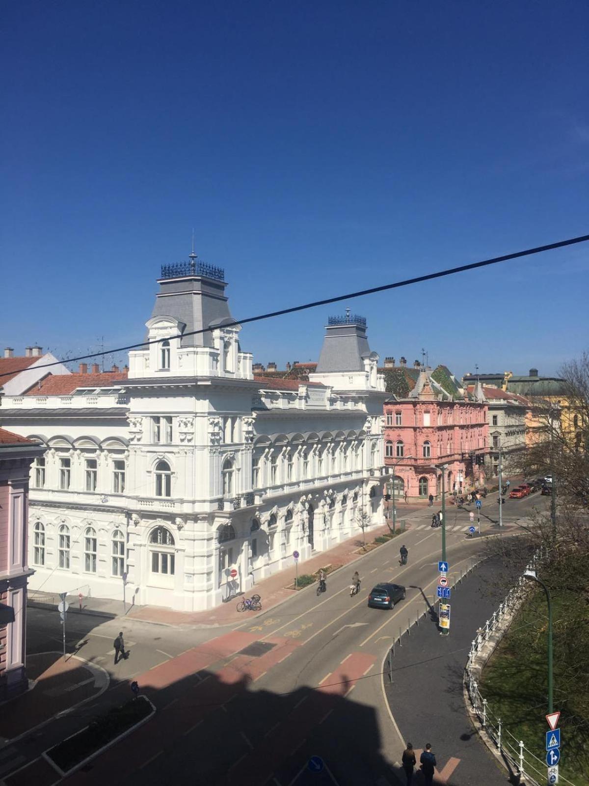 City Apartman Сегед Экстерьер фото